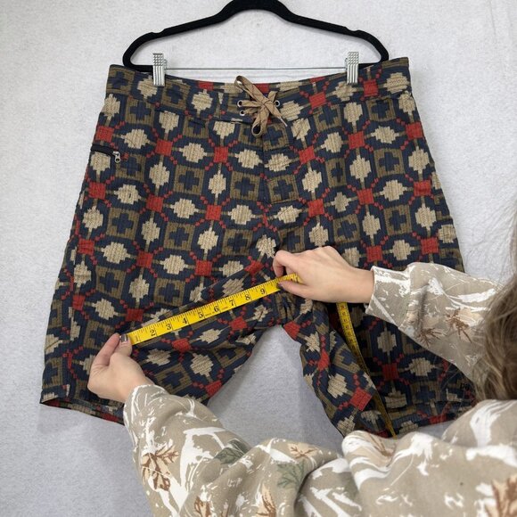 Patagonia Board Shorts Mens 38 Multi Ikat Swim Surf Quick Dry Nylon Zip Pocket - Picture 7 of 11